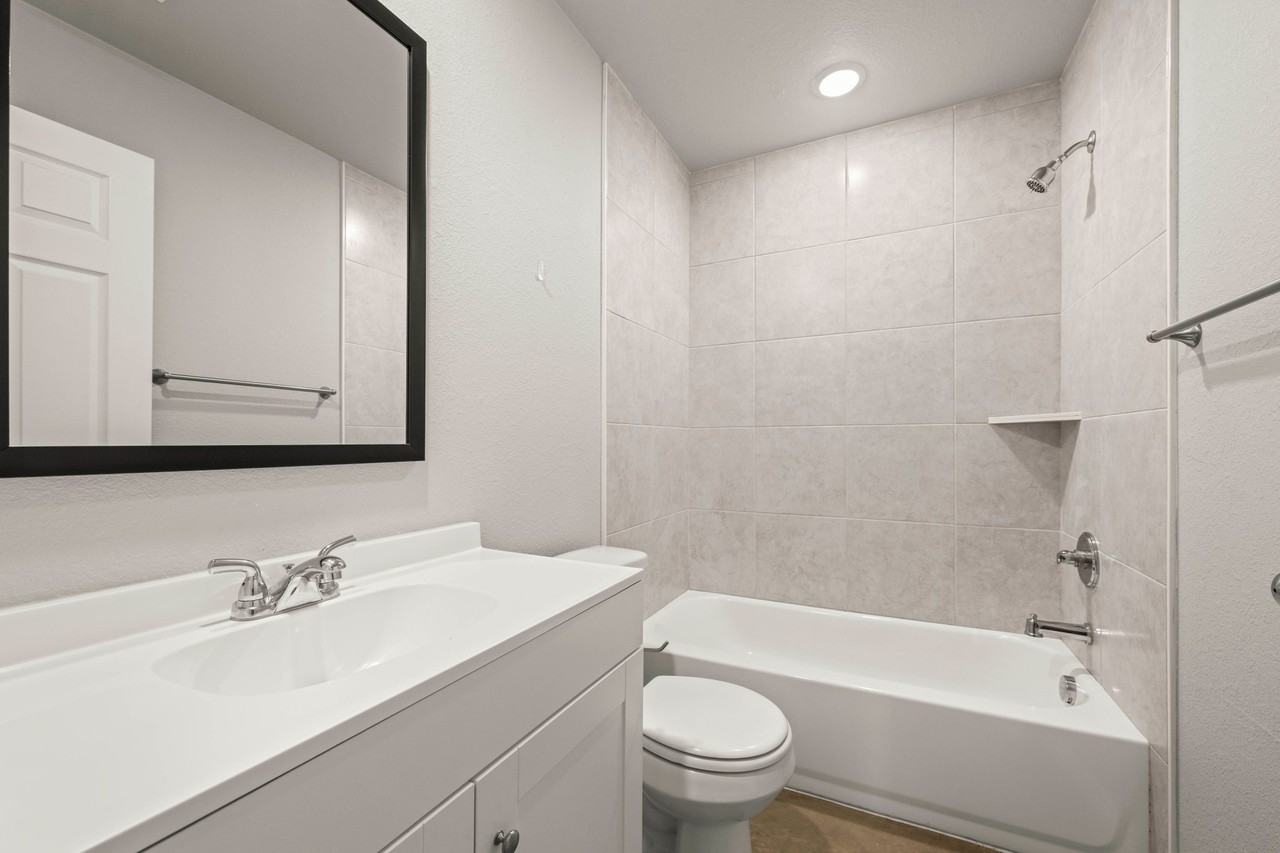 1204 N 8th St #A - Photo 4 of 16