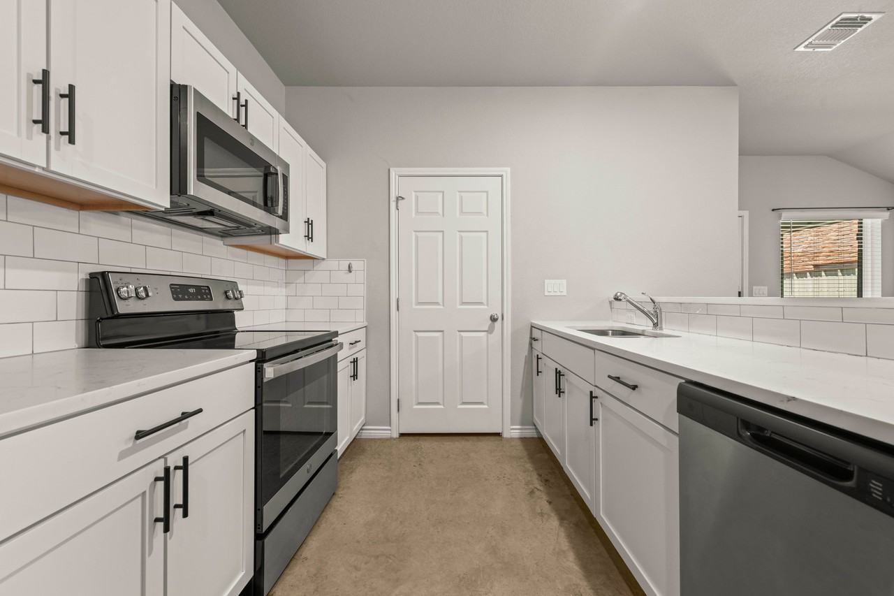1204 N 8th St #A - Photo 7 of 16