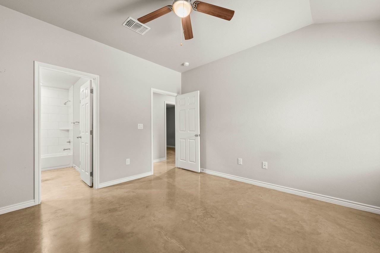 1204 N 8th St #A - Photo 2 of 16