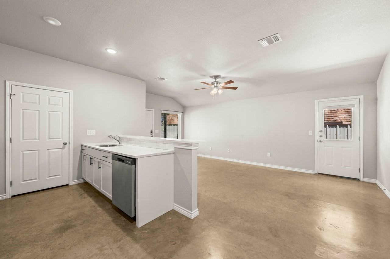 1204 N 8th St #A - Photo 6 of 16