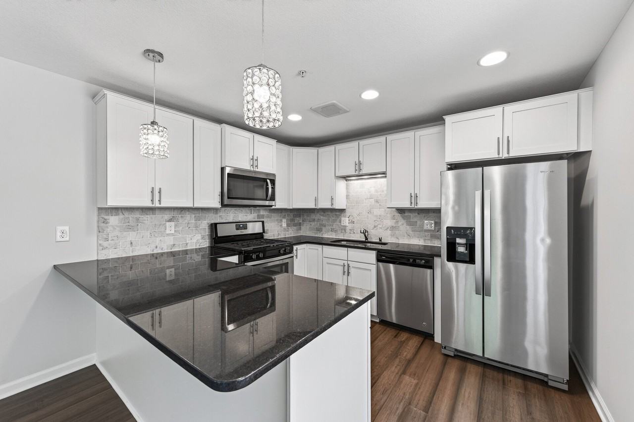 3512 Dupont Ave S #4 - Photo 2 of 13