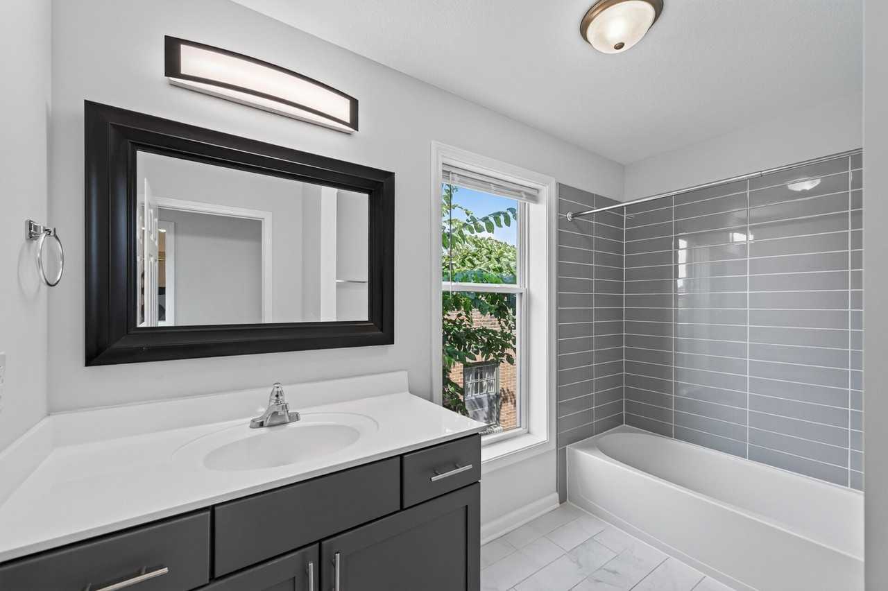 3512 Dupont Ave S #4 - Photo 5 of 13