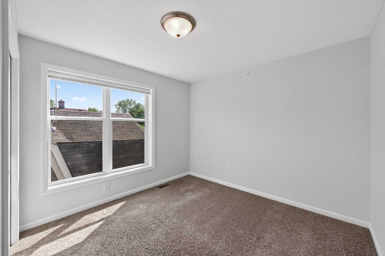3512 Dupont Ave S #4 - Photo 6 of 13