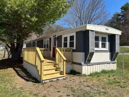 featured image of 221 E 40th St