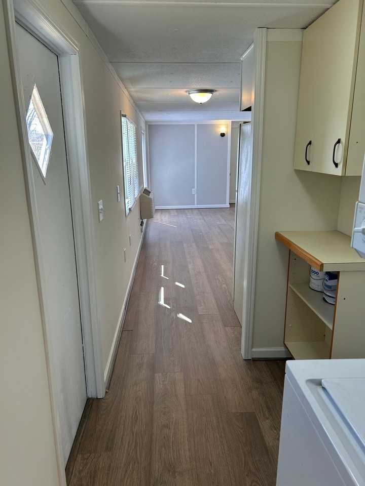 221 E 40th St - Photo 7 of 13