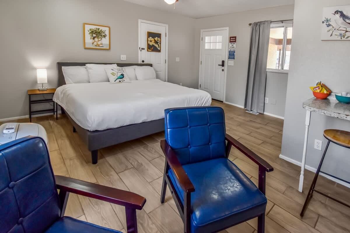 7850 Greenwood Blvd #B - Photo 6 of 9