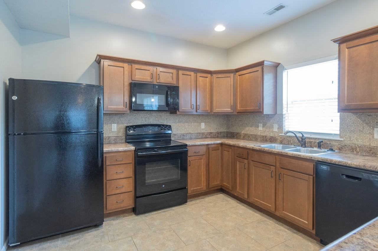 1317 W Broadway - Photo 6 of 45
