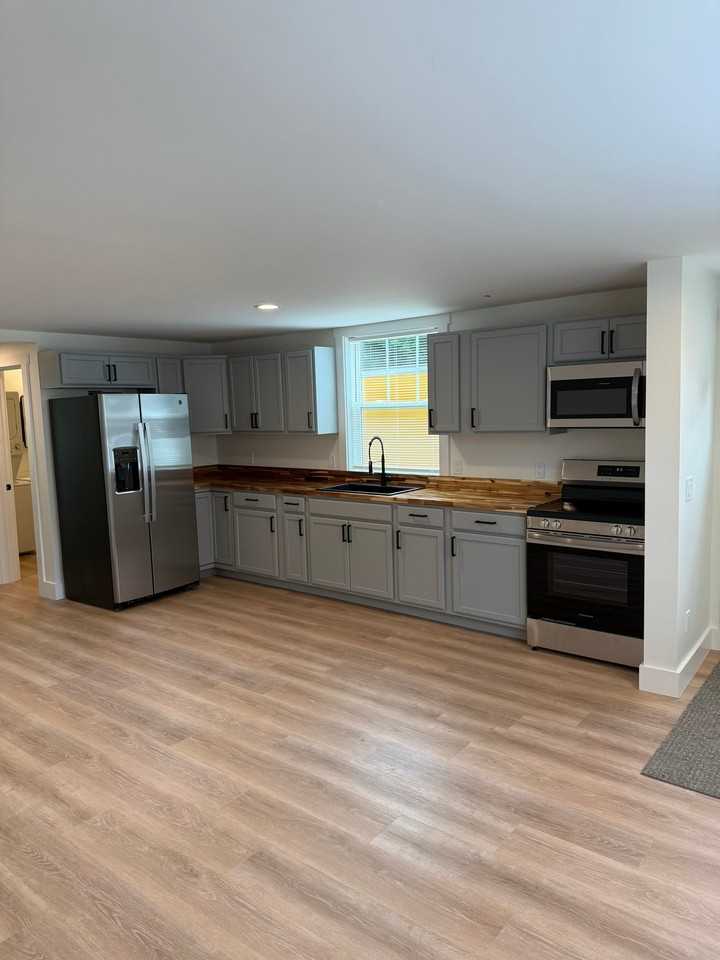 114 Saint Peter St #1