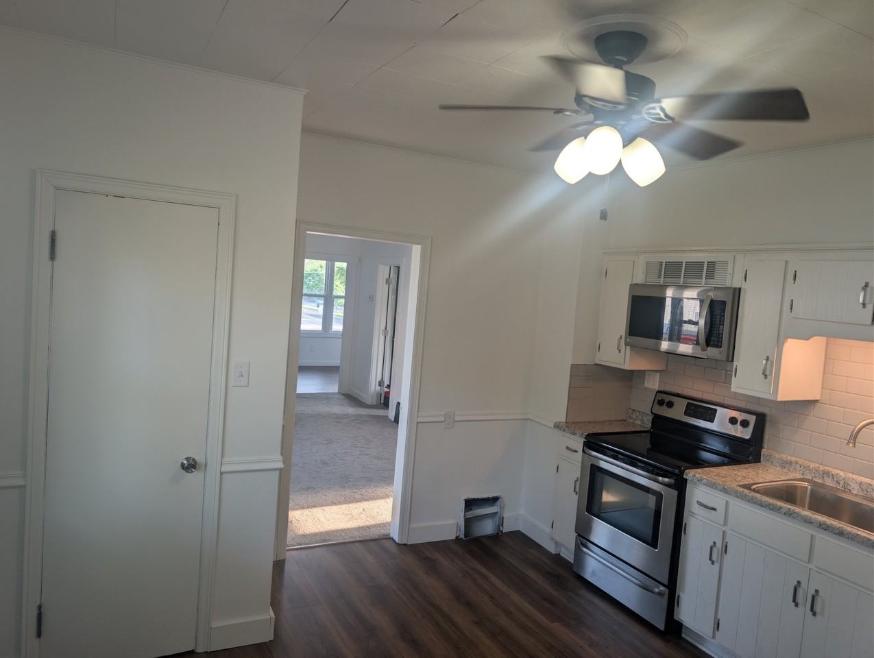 1068 W Washington St - Photo 3 of 20