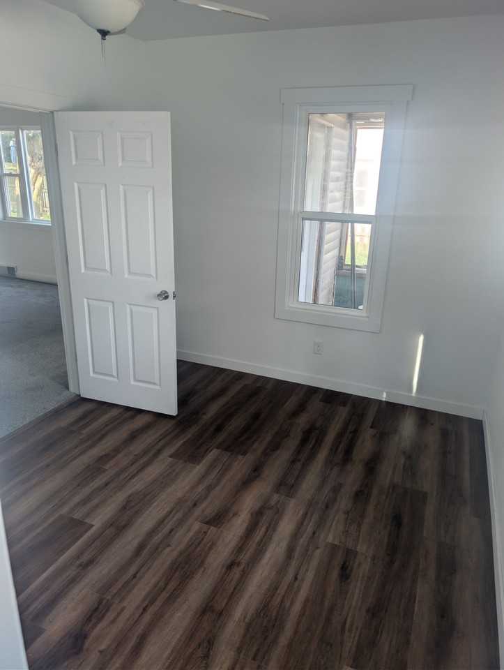 1068 W Washington St - Photo 5 of 20