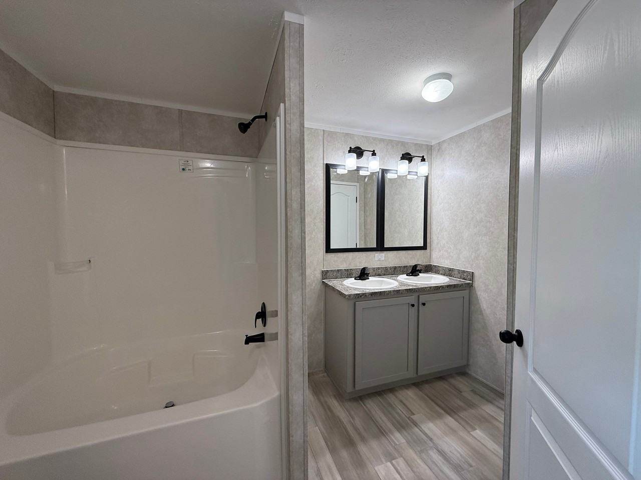 1201 Green St Trlr F - Photo 3 of 14