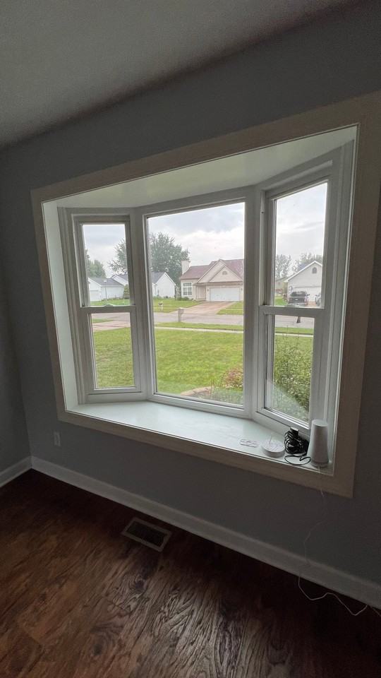 4590 Doncaster Ave - Photo 3 of 19