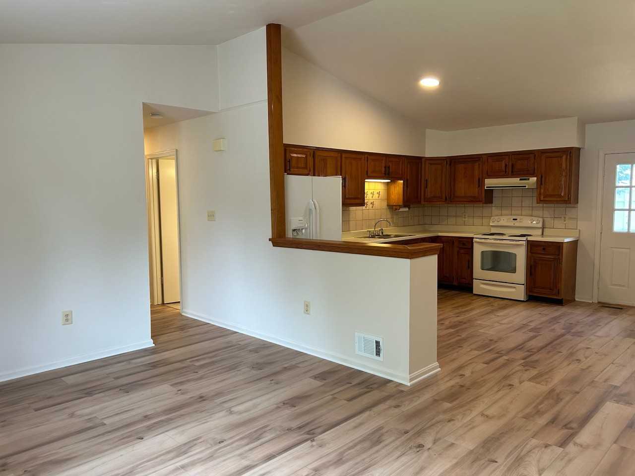 9192 Winterset Dr - Photo 6 of 17