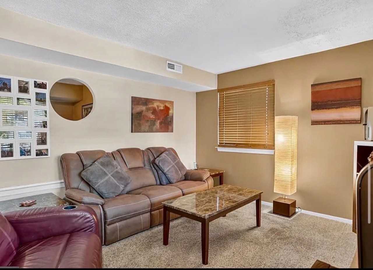 903 Berwyck Ct - Photo 7 of 11
