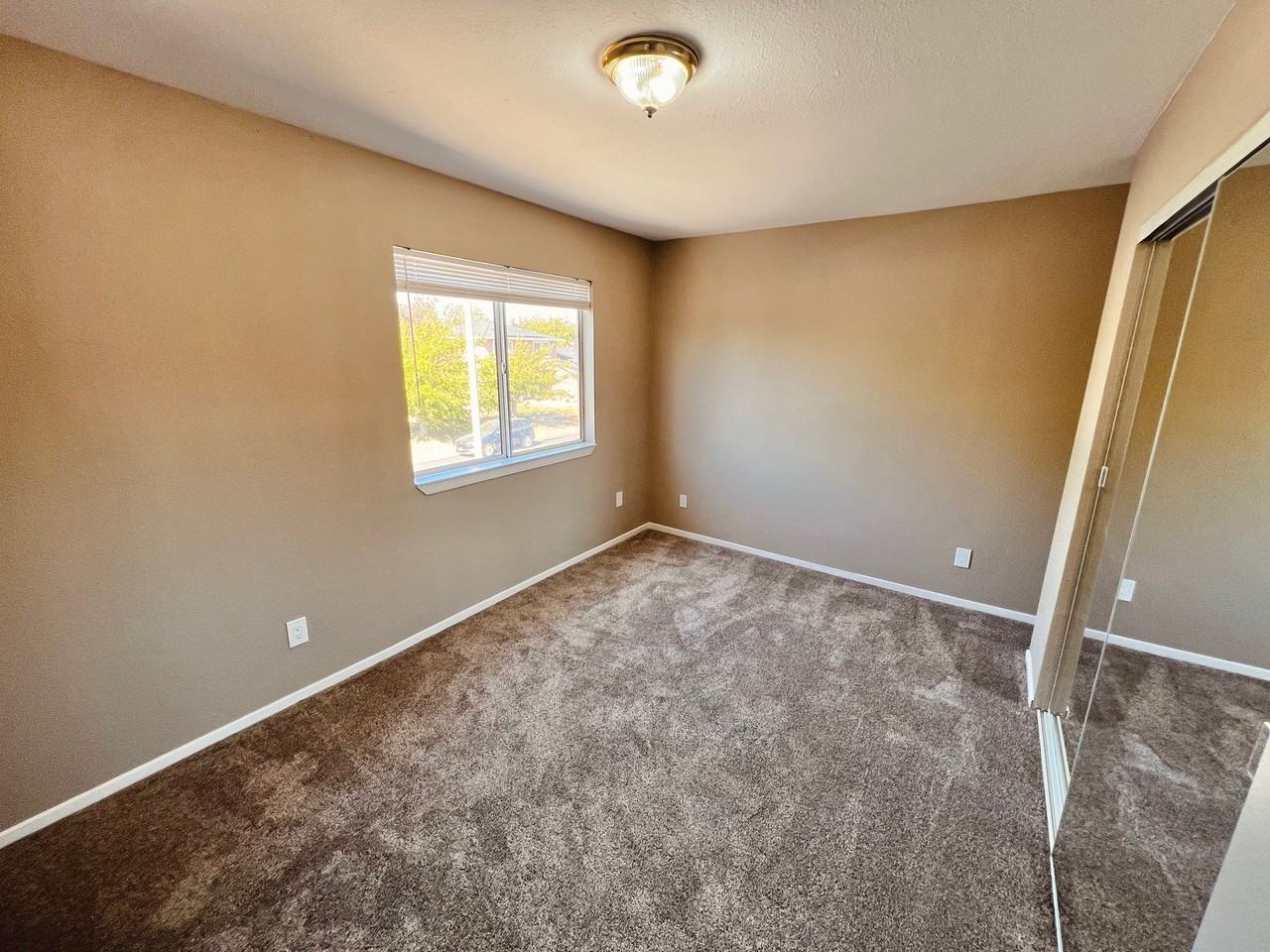 405 Canvasback Dr - Photo 5 of 12