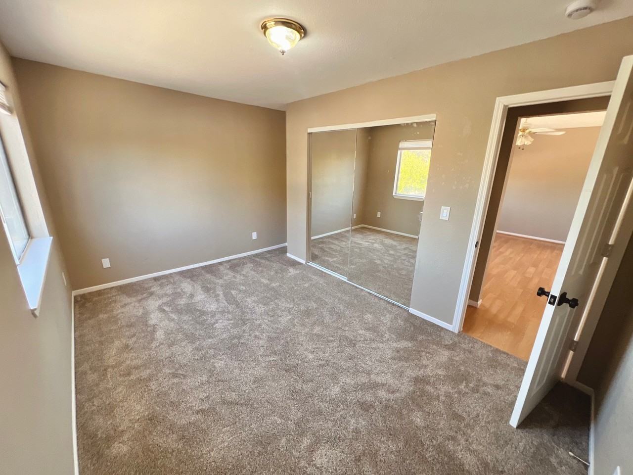 405 Canvasback Dr - Photo 6 of 12