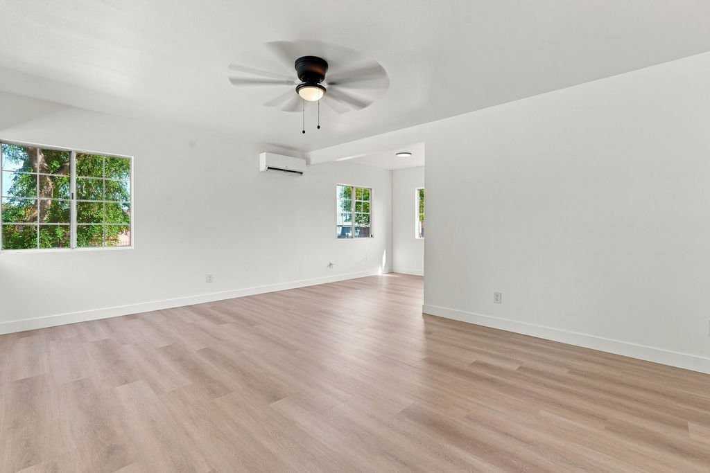 1515 W Evans St #1 - Photo 4 of 24