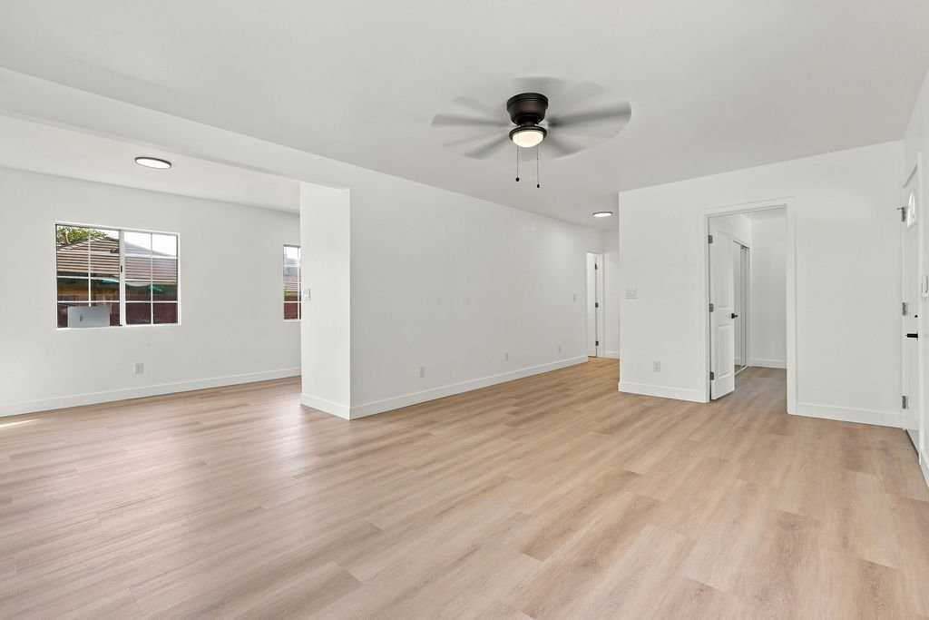 1515 W Evans St #1 - Photo 7 of 24
