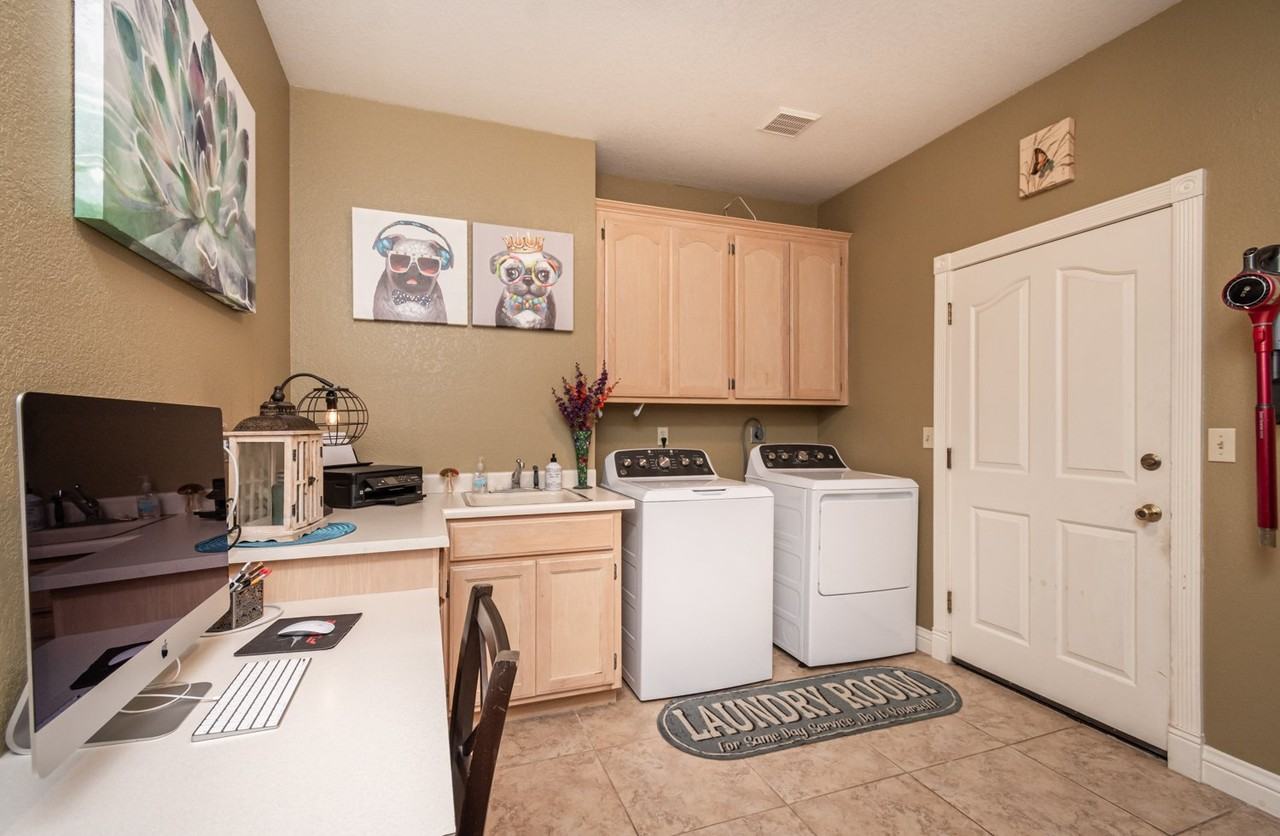 841 Oak Crest Cir - Photo 6 of 9