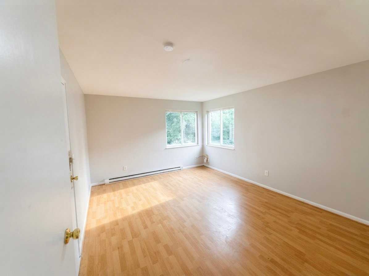 1582 Crest Hill Ave #3 - Photo 2 of 23