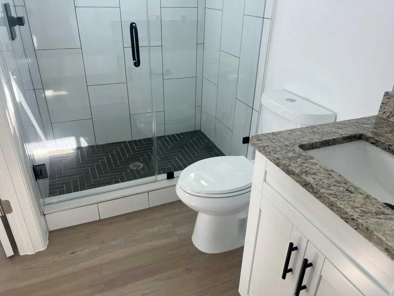 2551 Langdon Ave S - Photo 6 of 9