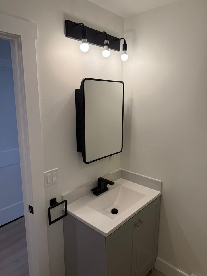 265 E Allen St #1 - Photo 7 of 20