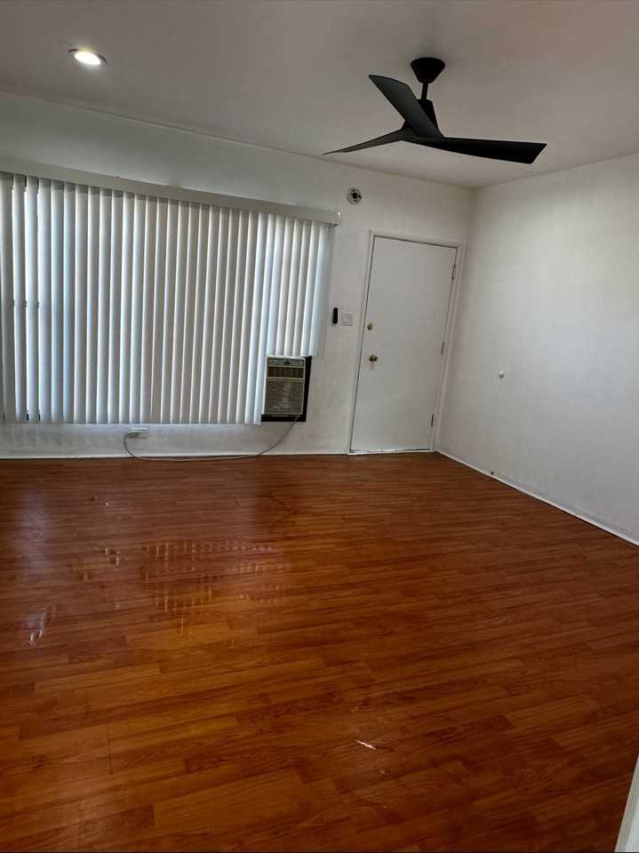 323 N Chevy Chase Dr - Photo 3 of 13