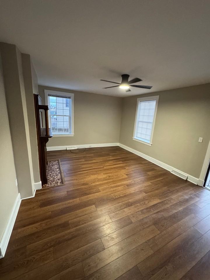 660 W Newton St #1 - Photo 2 of 13