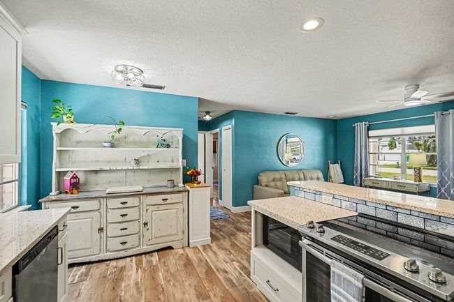 122 East Ct - Photo 2 of 14