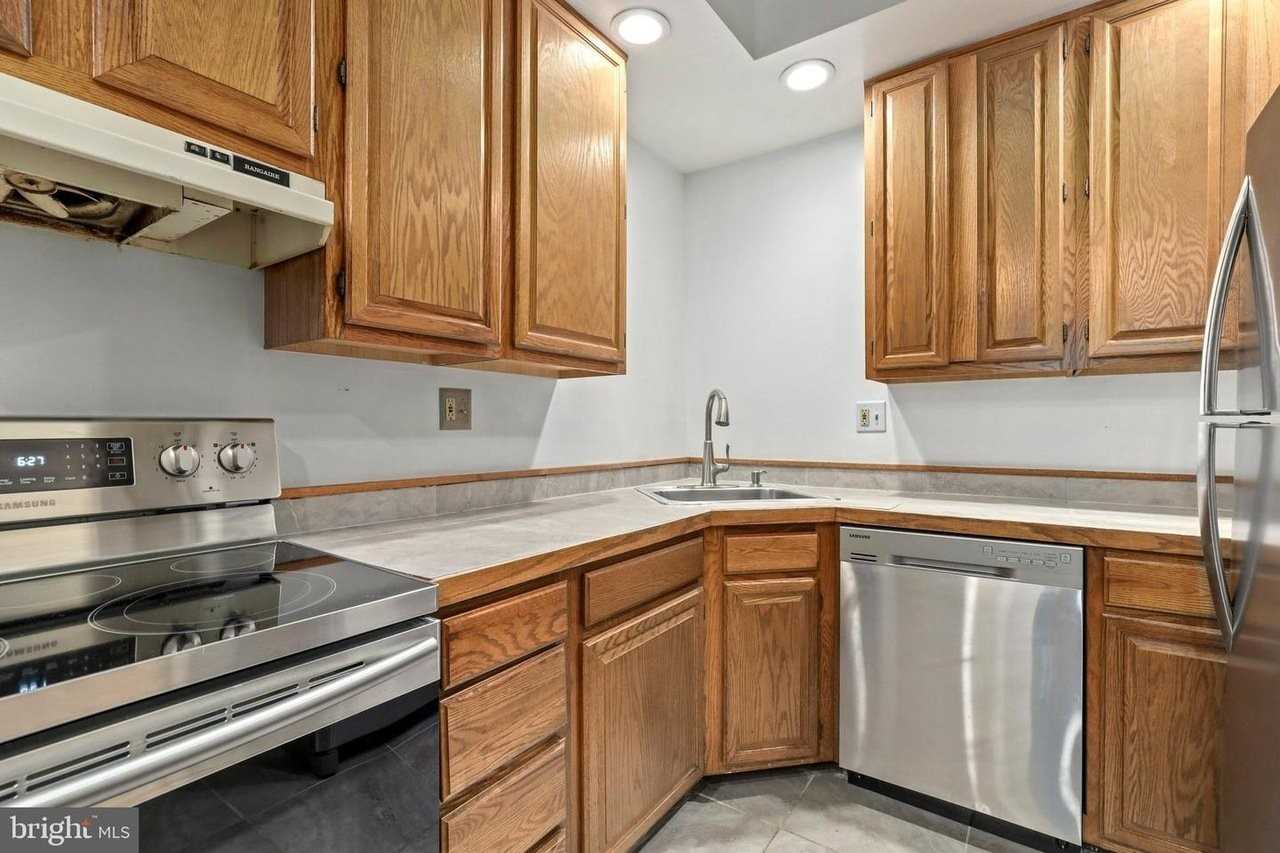 1331 T St Nw #B - Photo 6 of 13