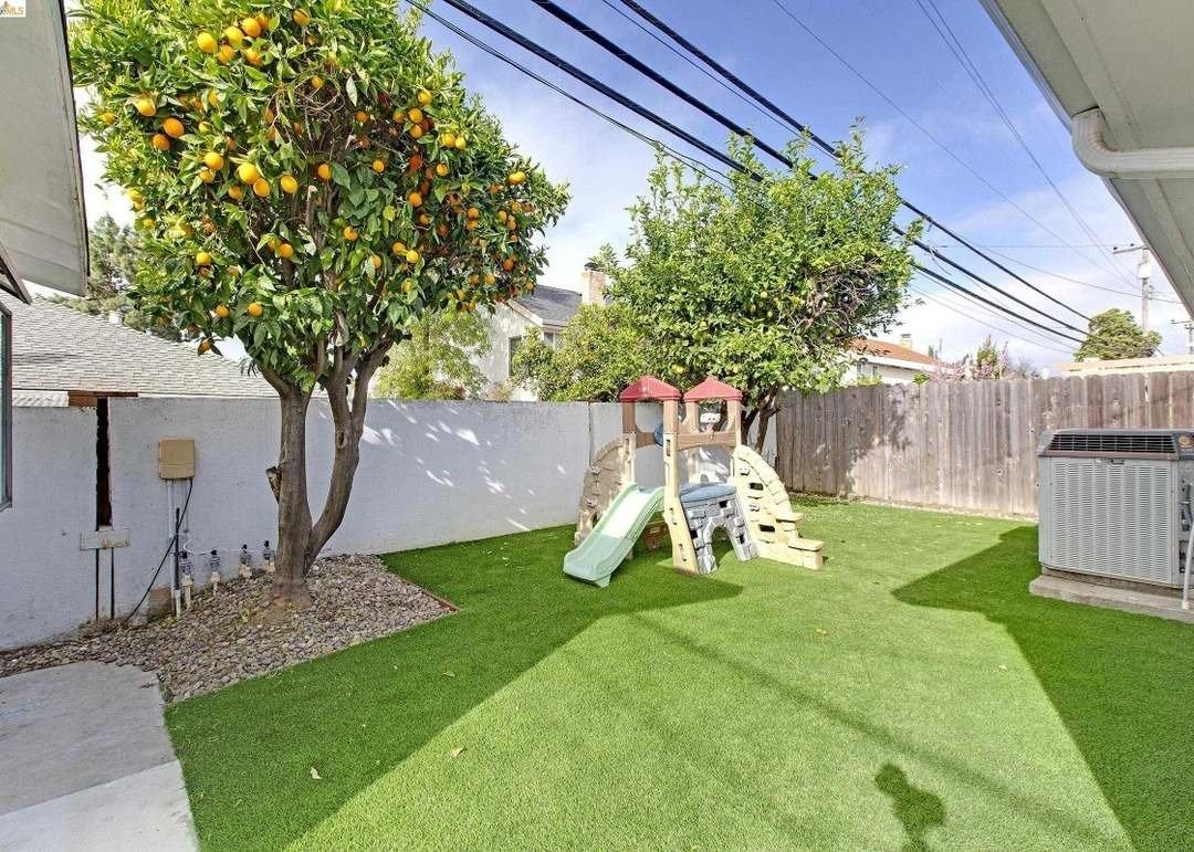809 Gridley St - Photo 2 of 20
