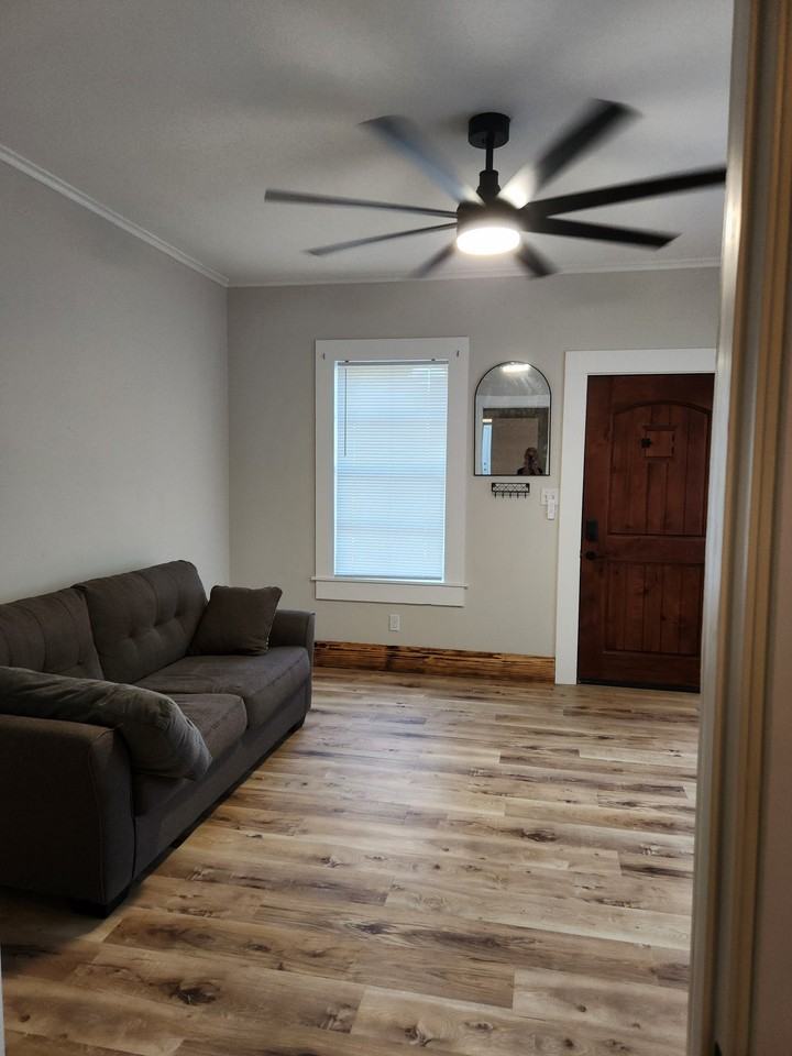 3512 Alexander Ave #3512 - Photo 2 of 20