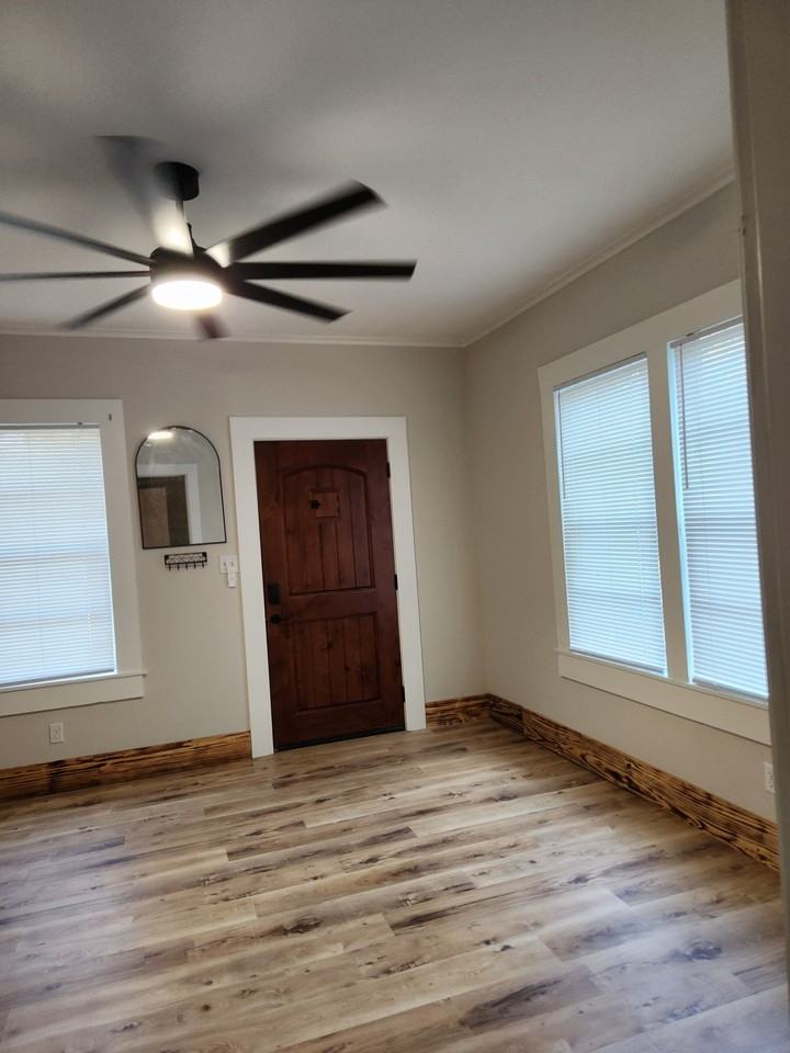 3512 Alexander Ave #3512 - Photo 3 of 20