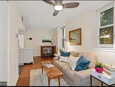 1438 Meridian Pl Nw #105 - Photo 5 of 13