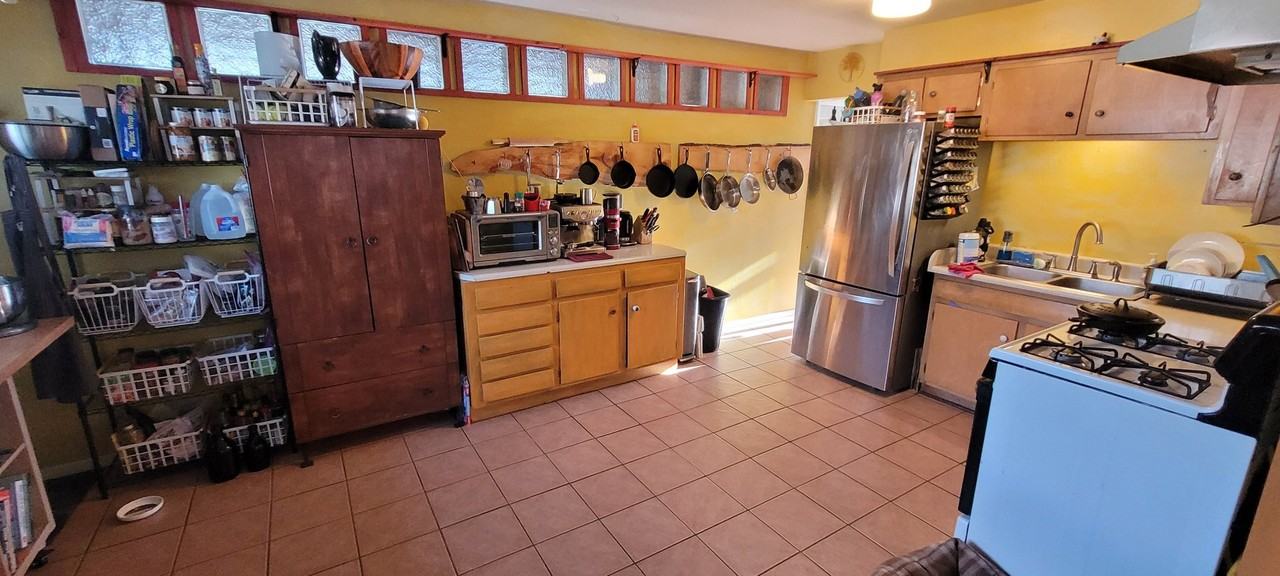 2711 Colorado Ave - Photo 3 of 11