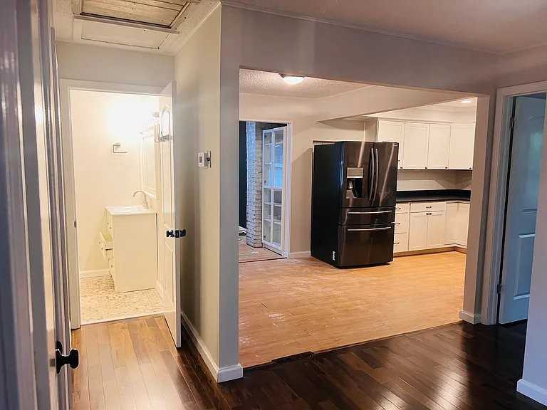 2100 Knollwood St - Photo 5 of 9