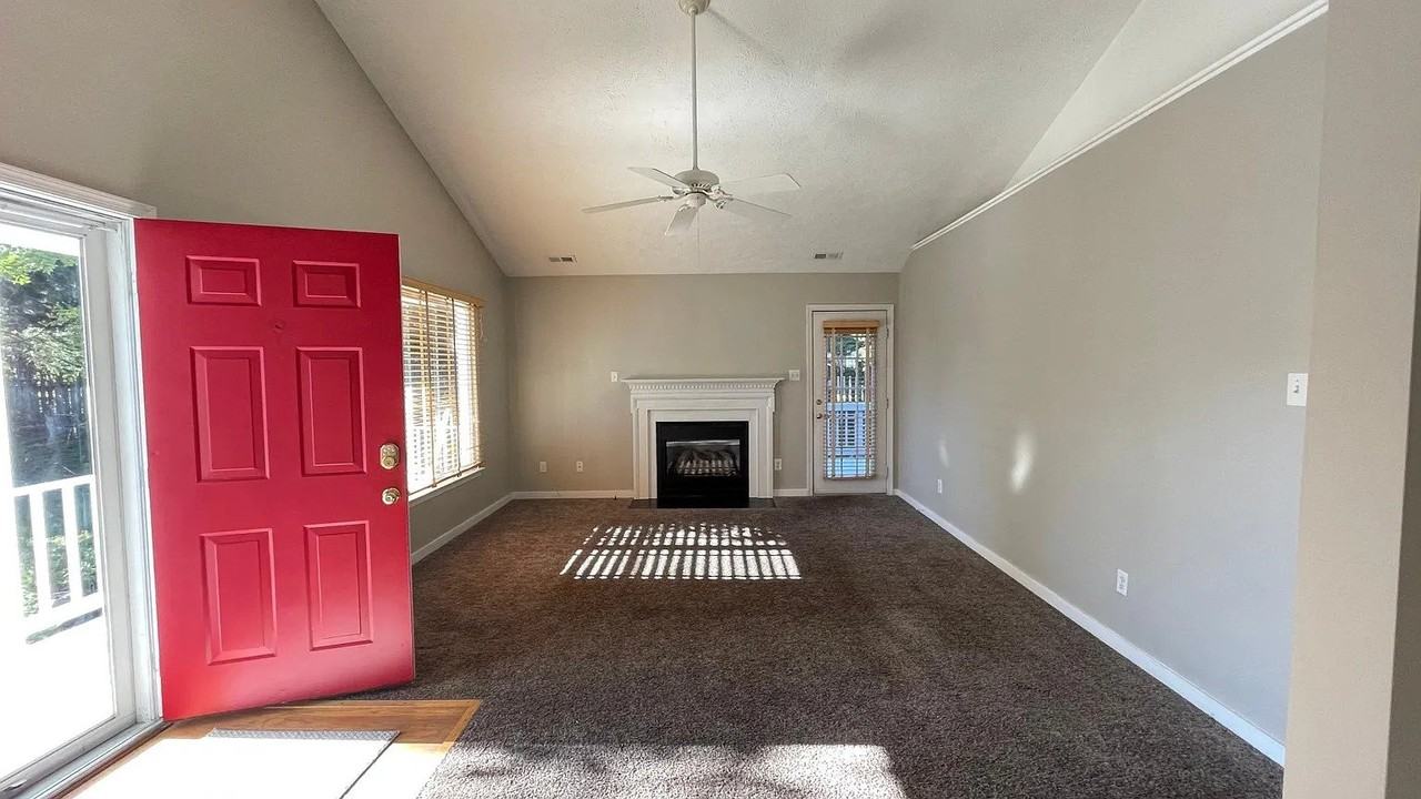 13133 Middle Ridge Way - Photo 2 of 8