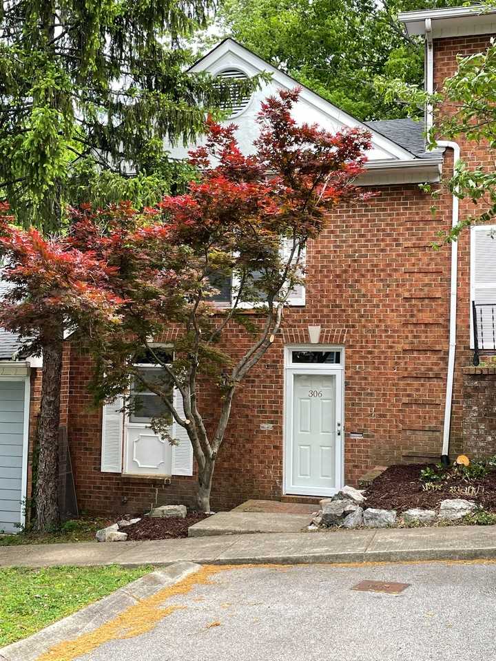 306 Leisure Ct - Photo 2 of 19
