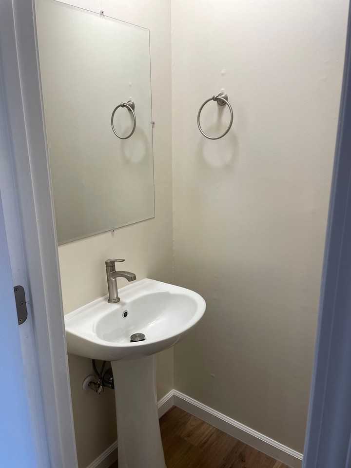 306 Leisure Ct - Photo 5 of 19