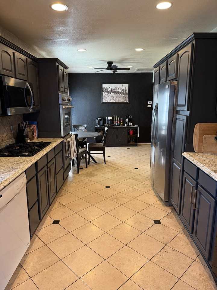 10838 Floral Dr - Photo 6 of 17
