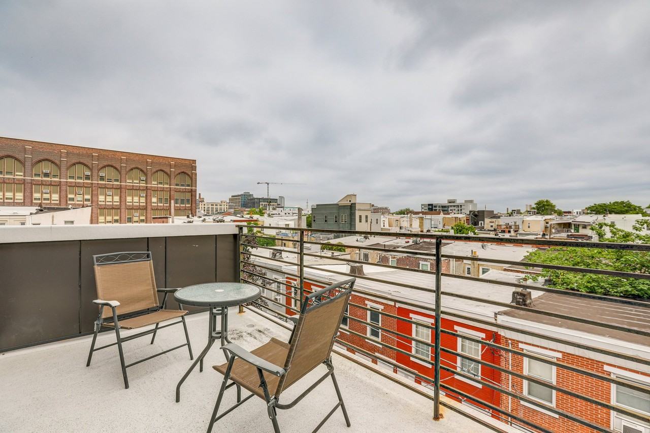 1322 S Mole St
