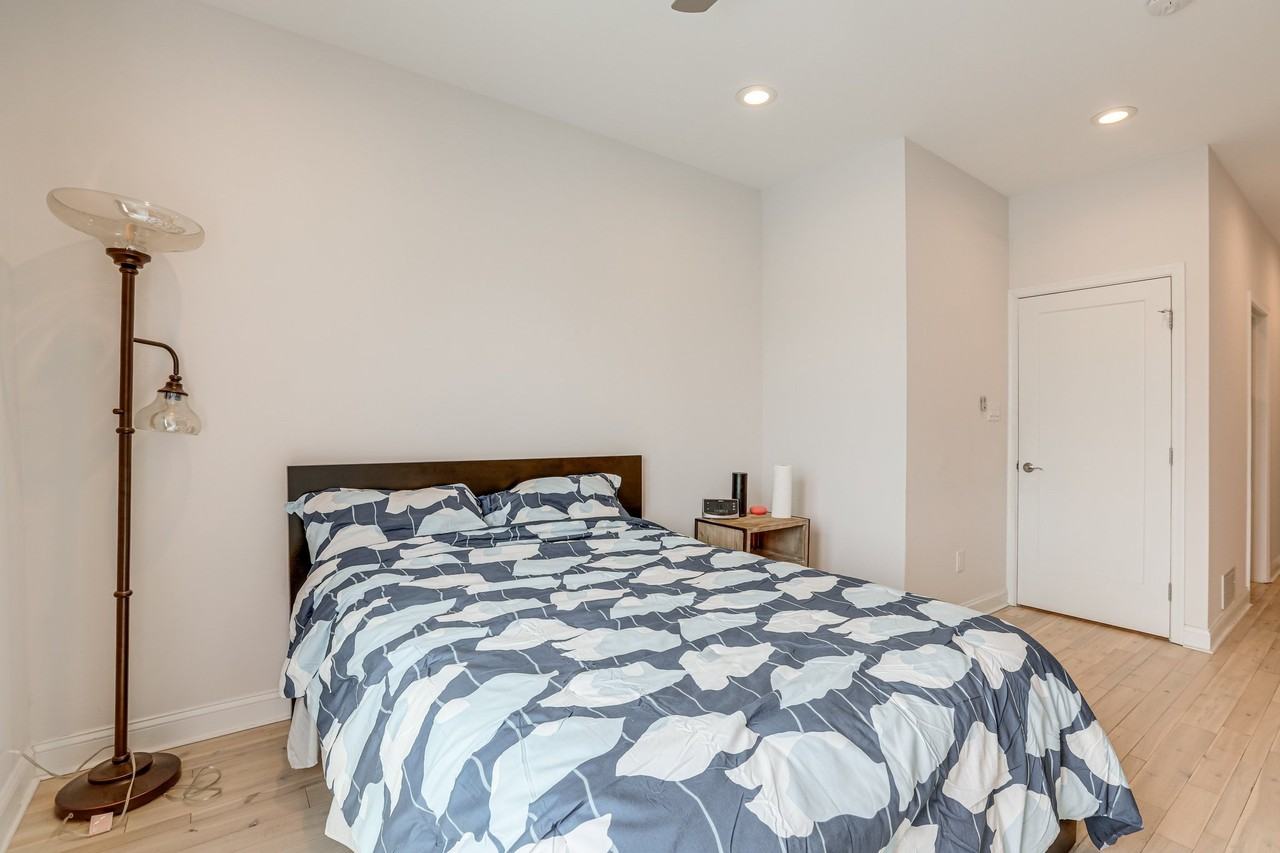 1322 S Mole St - Photo 5 of 20