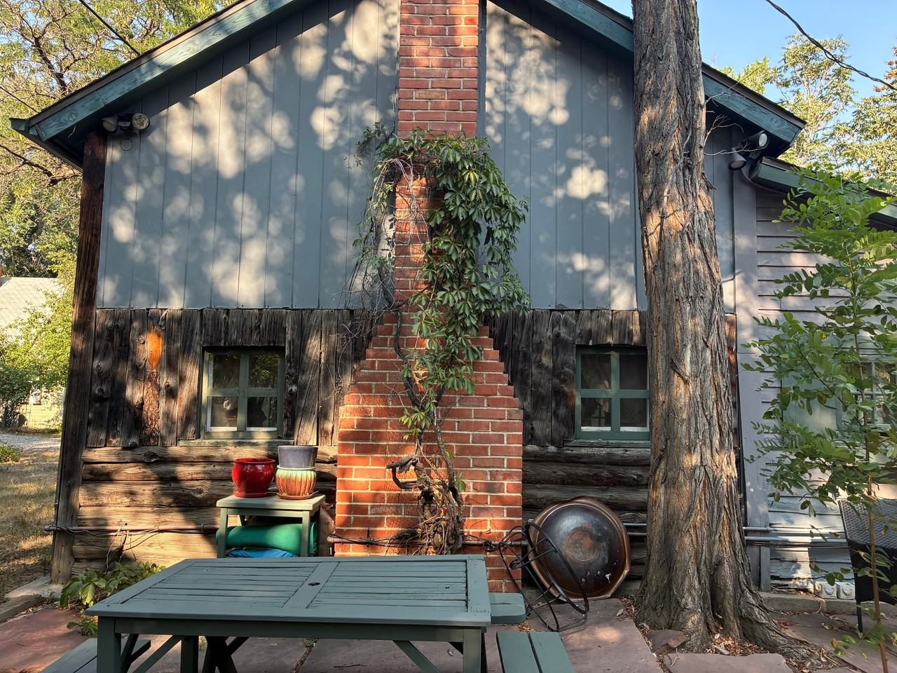 2108 Walnut St - Photo 2 of 7