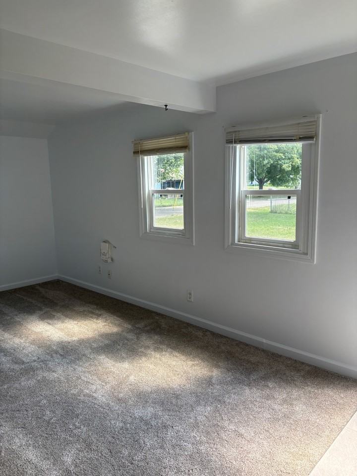 3707 Burchfield Dr - Photo 6 of 11