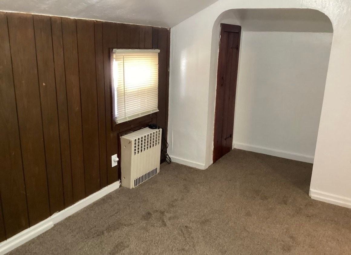 517 1/2 Hill Ave - Photo 3 of 9
