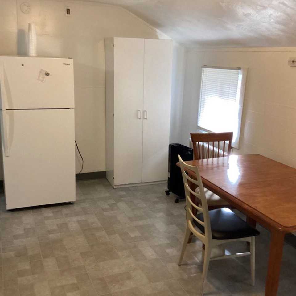 517 1/2 Hill Ave - Photo 5 of 9