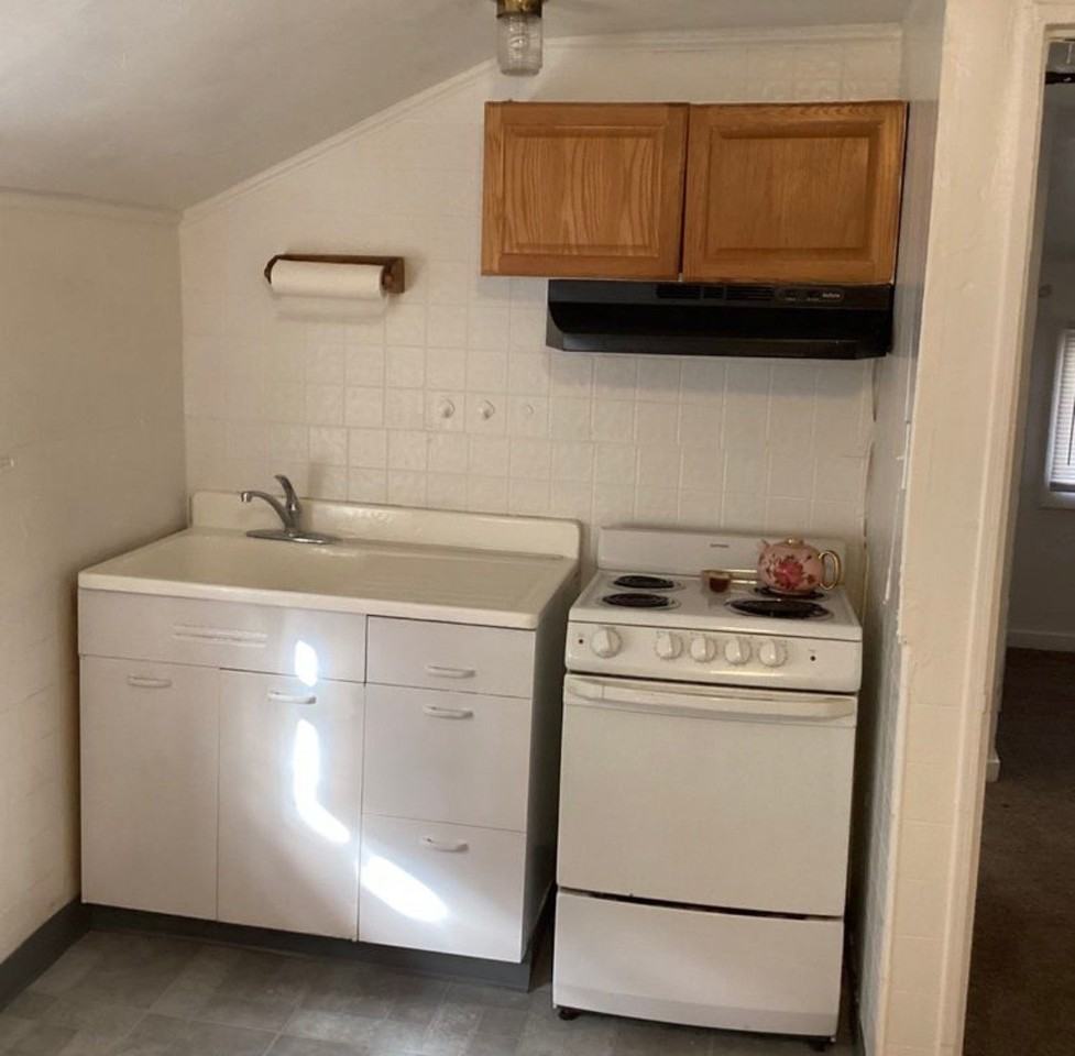 517 1/2 Hill Ave - Photo 6 of 9