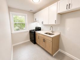 featured image of 377 Clinton Pl #2