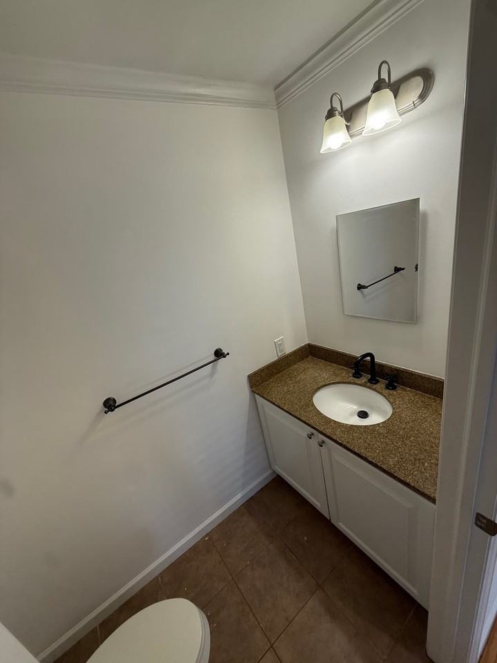 9 Edison Ave #A - Photo 4 of 10