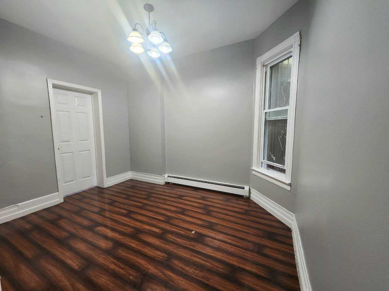 266 1/2 Garside St #1 - Photo 2 of 5